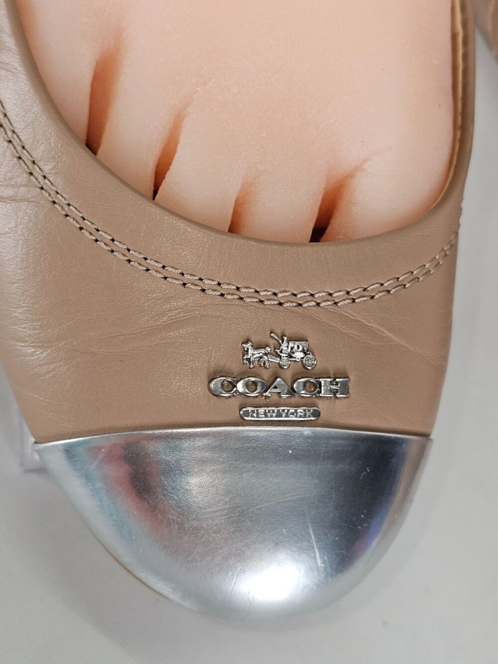Coach Chelsea Women's Caramel Leather Ballet Flats With Silver Cap Toe Sz 8B 273 - Picture 4 of 16
